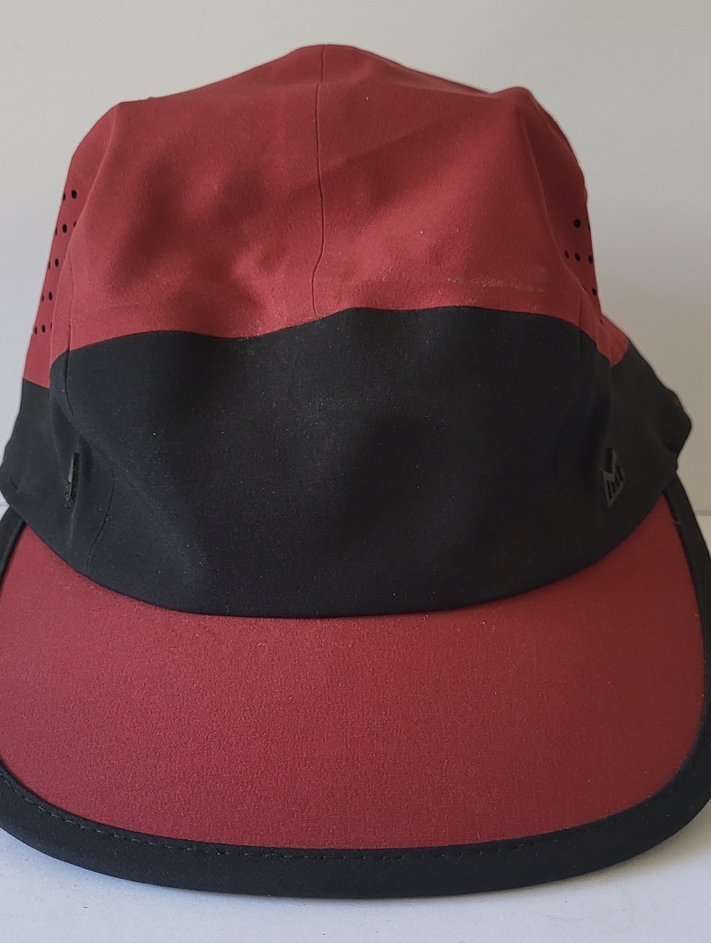 MELIN Pace Hydro Performance Strapback Hat